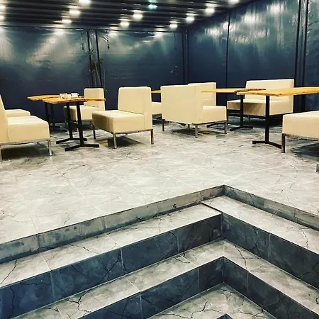 巴拉特葛斯酒店 *