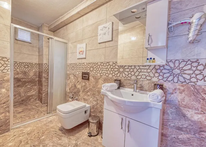 Hotel Garth Of Balat *